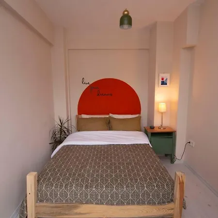 Aesthetic Flat With Jacuzzi Near Bosphorus